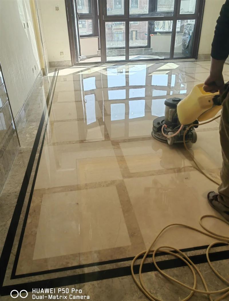家庭、工别墅,复式楼、写字楼、办公楼、商厦、宾馆、酒店及大中小型建筑物的全面开荒保洁、地毯清洗、地板